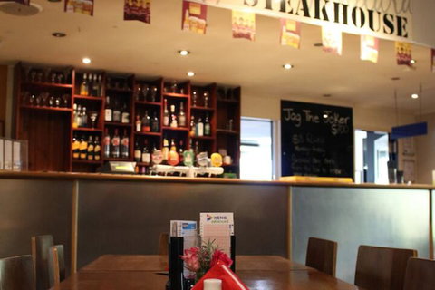 Tandara Hotel Motel - Sunshine Coast Guide 2