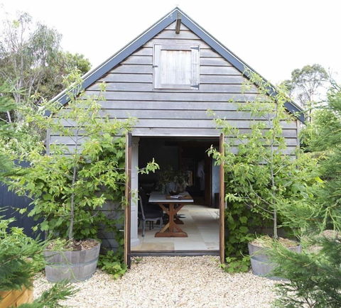 Elm Cottage Barn - Sunshine Coast Guide 0