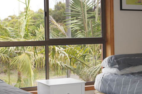 Rennies Beach House - Sunshine Coast Guide 1