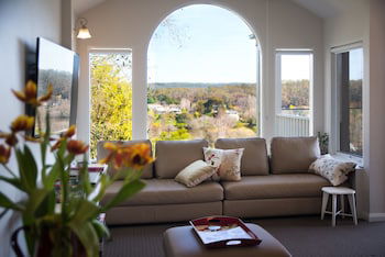 Aroona - Sunshine Coast Guide 1