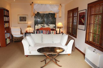Dukis House - Sunshine Coast Guide 0