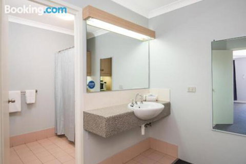 MIDAS MOTEL KALGOORLIE - Sunshine Coast Guide 7