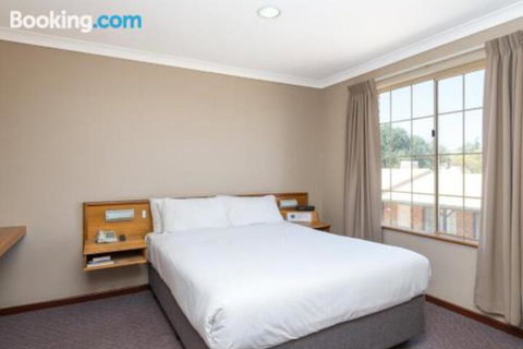 MIDAS MOTEL KALGOORLIE - Sunshine Coast Guide 6