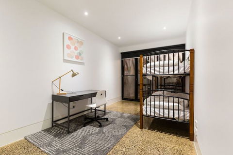 SOPHIA, 2BDR North Melbourne House - Sunshine Coast Guide 2