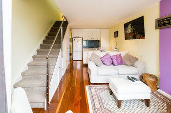 ALEXANDER, 2BDR South Melbourne House - Sunshine Coast Guide 0