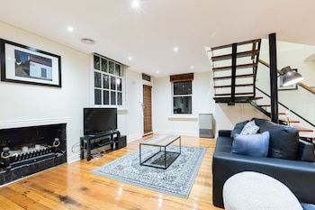HELENA, 2BDR Fitzroy House - Sunshine Coast Guide 2