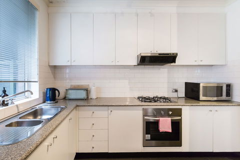SELENA, 2BDR South Yarra Apartment - Sunshine Coast Guide 2