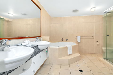 Arlington Apartments - Sunshine Coast Guide 6