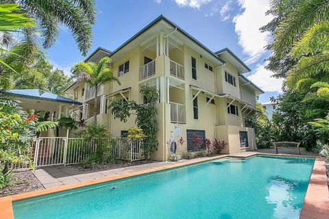 Arlington Apartments - Sunshine Coast Guide 5