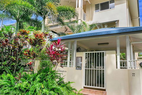 Arlington Apartments - Sunshine Coast Guide 2