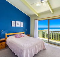 Sandpiper Beach Front House - Sunshine Coast Guide