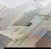 Sunrise on Seaview - Sunshine Coast Guide