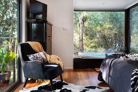 Ahimsa Hepburn - Sunshine Coast Guide 2
