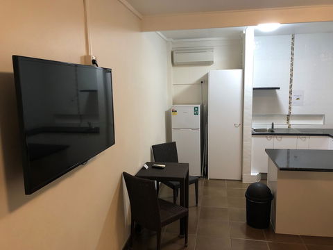 The Stuart Hotel-Motel - Sunshine Coast Guide 6