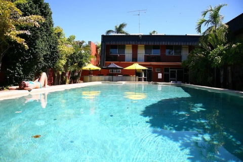 The Stuart Hotel-Motel - Sunshine Coast Guide 4