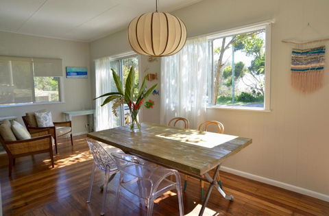 Tallowood Beachfront Cottage - Sunshine Coast Guide 2