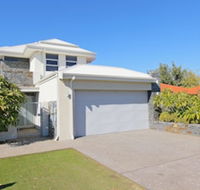 Ambar Villa - Sunshine Coast Guide