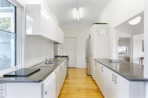 Tallarook Beach House - Sunshine Coast Guide 2