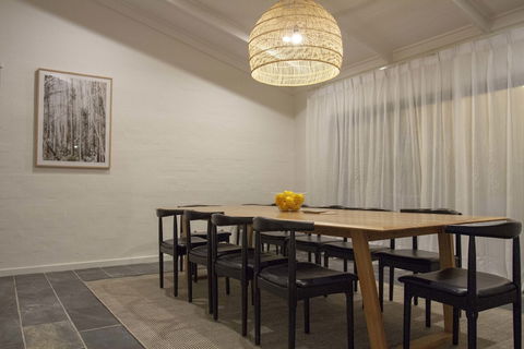 Balgownie Estate Winery Retreat & Restaurant - Sunshine Coast Guide 0