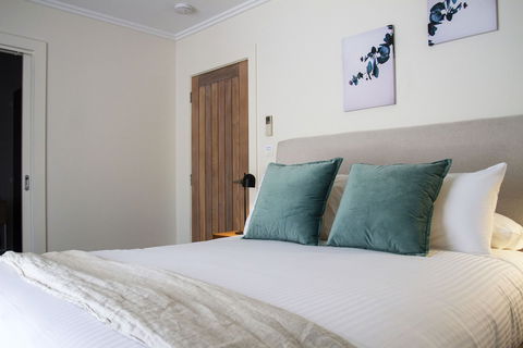 Balgownie Estate Winery Retreat & Restaurant - Sunshine Coast Guide 5