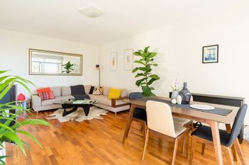 Bronte Beach House - Sunshine Coast Guide 0
