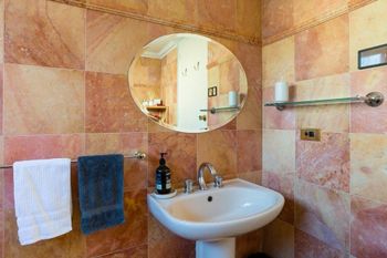 Bronte Beach House - Sunshine Coast Guide 3