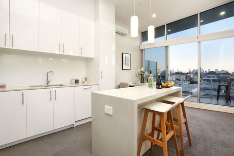 StayCentral Brunswick Penthouse - Sunshine Coast Guide 3