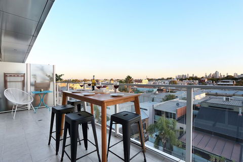 StayCentral Brunswick Penthouse - Sunshine Coast Guide 1