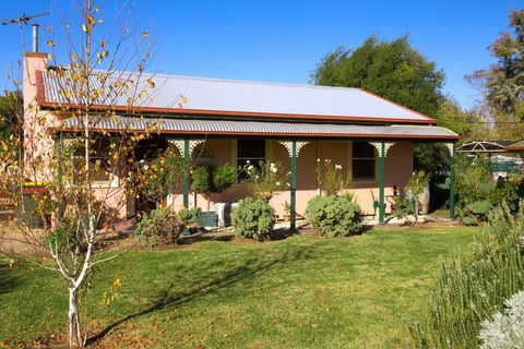 Rubys Cottage - Sunshine Coast Guide 2