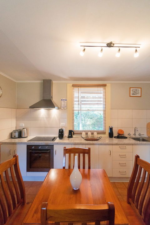 Rubys Cottage - Sunshine Coast Guide 3
