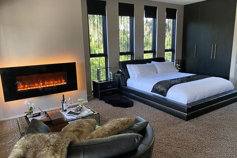 AmarÃ© Beachside Luxury - Sunshine Coast Guide 1