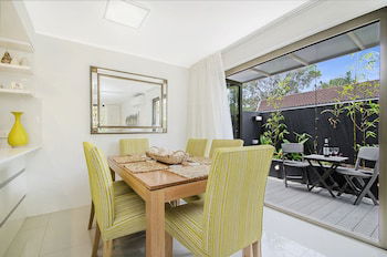 Kananda - Sunshine Coast Guide 0