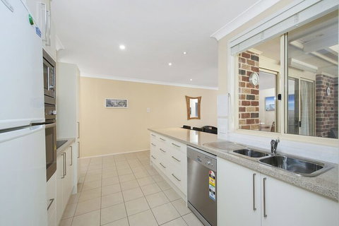 The Bay House 48 Government Road - Sunshine Coast Guide 6