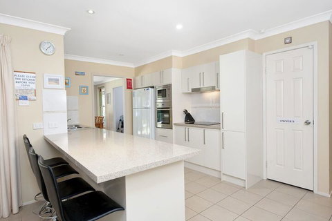 The Bay House 48 Government Road - Sunshine Coast Guide 4