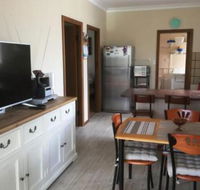 Flat 2 42 McMillan Rd - Sunshine Coast Guide