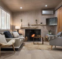 Bainbridge Cottage - Sunshine Coast Guide