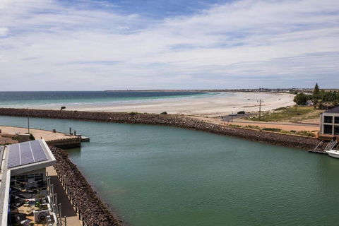 Ocean View Luxury Apartment & Suite - Sunshine Coast Guide 3
