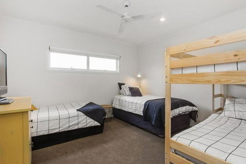 Sea View At Silver Sands - Sunshine Coast Guide 6