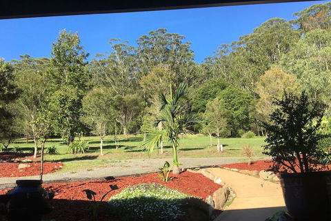 Arcadia Retreat - Sunshine Coast Guide 1