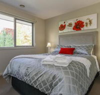Sanctuary Close - Sunshine Coast Guide