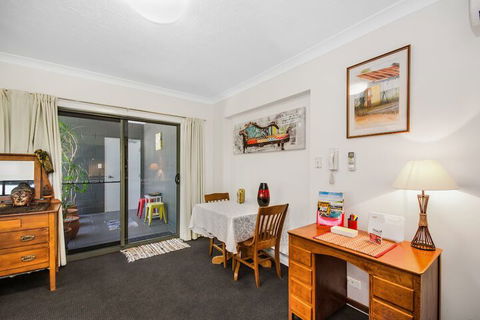 Boutique Apartments Beach Location - Sunshine Coast Guide 5