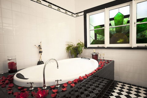 The Gatsby - Sunshine Coast Guide 1