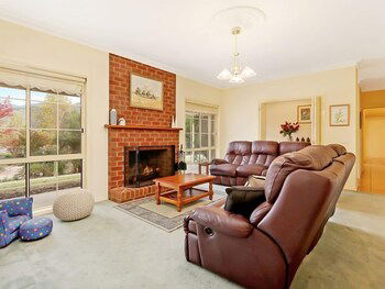 Alpine Mist - Spacious 5 Bedroom Home - Sunshine Coast Guide 4