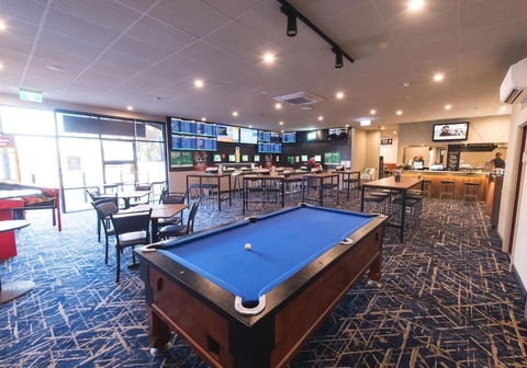 Nightcap At Hendon Hotel - Sunshine Coast Guide 1