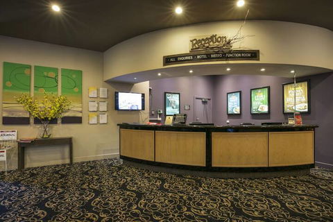 Nightcap At Waltzing Matilda Hotel - Sunshine Coast Guide 1