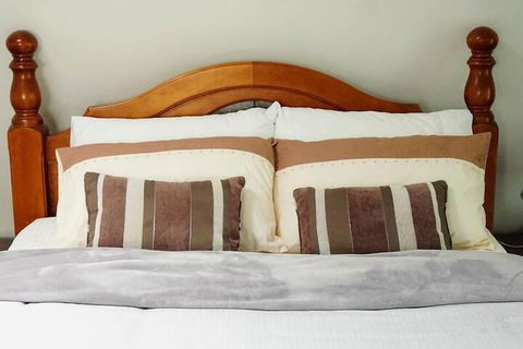 Moon House - Sunshine Coast Guide 5