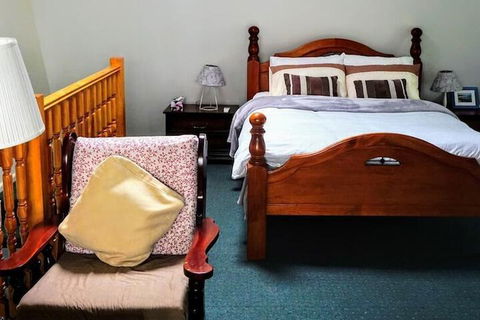 Moon House - Sunshine Coast Guide 3