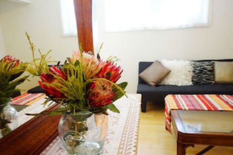 Moon House - Sunshine Coast Guide 0
