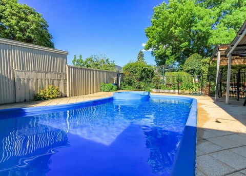 Ambrosia Holiday Home - Sunshine Coast Guide 0