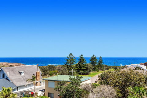 Boat Harbour Beach House 71 Kingsley Drive - Sunshine Coast Guide 2